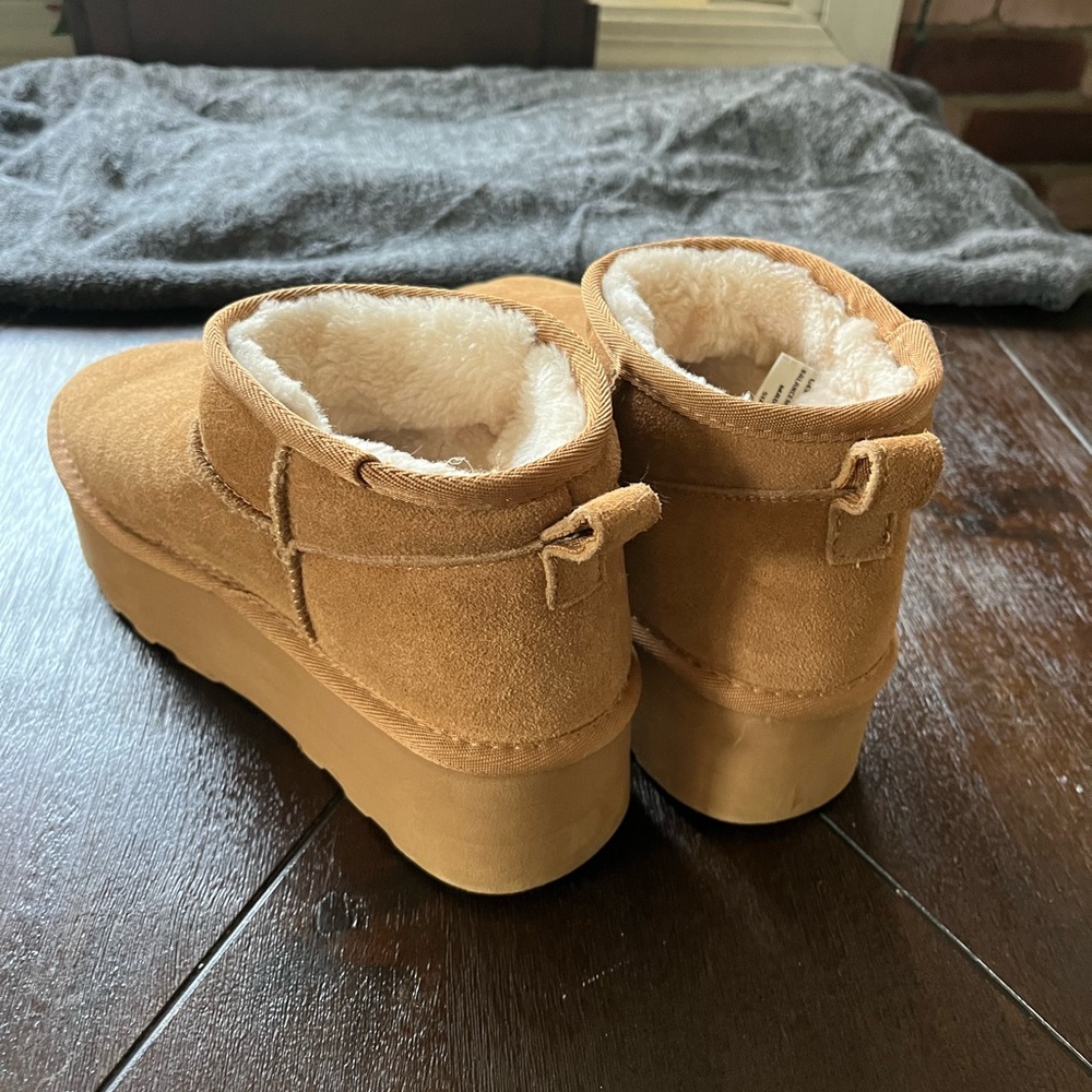 Cozy Platform Boots - Picture 4 of 6